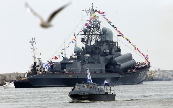 Parade rehearsal for RF Navy Day in Baltiysk Parade rehearsal for RF Navy Day in Baltiysk - Sputnik International
