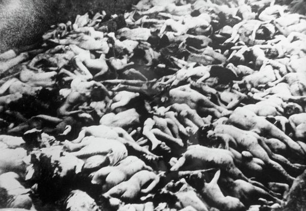 Reproduction of the photo depicting Babi Yar ravine, the place where 100,000 Soviets people were executed. - Sputnik International
