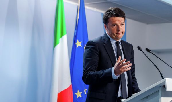 Italian Prime Minister Matteo Renzi speaks during a media conference after an emergency EU summit at the EU Council building in Brussels. - Sputnik International