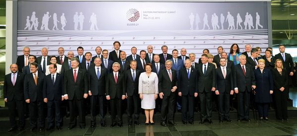 Leaders pose for a group picture at the fourth European Union (EU) Eastern Partnership Summit in Riga, on May 22, 2015 - Sputnik International