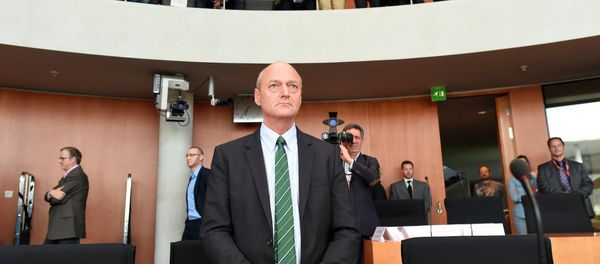 German intelligence service (BND) chief Gerhard Schindler arrives at the enquiry commission on the US intelligence agency NSA in Berlin, on May 21, 2015 German intelligence service (BND) chief Gerhard Schindler arrives at the enquiry commission on the US intelligence agency NSA in Berlin, on May 21, 2015 - Sputnik International