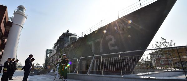 U.S. Defense Secretary Ash Carter, fourth left, and his South Korean counterpart Han Min Koo, fifth left, pay a silent tribute for the late 46 sailors who died in the 2010 sinking of the South Korean naval vessel Cheonan at the memorial at a naval base in Pyeongtaek, 70 kilomters (44 miles) south of Seoul.file photo U.S. Defense Secretary Ash Carter, fourth left, and his South Korean counterpart Han Min Koo, fifth left, pay a silent tribute for the late 46 sailors who died in the 2010 sinking of the South Korean naval vessel Cheonan at the memorial at a naval base in Pyeongtaek, 70 kilomters (44 miles) south of Seoul.file photo - Sputnik International