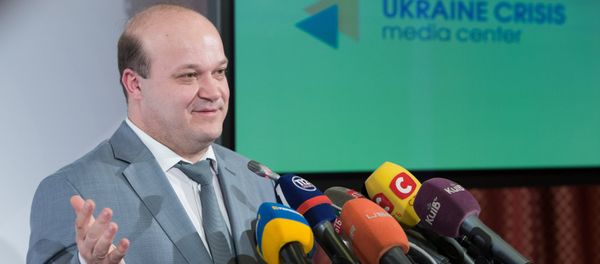 Deputy Head of the Ukrainian Presidential Administration Valery Chaly addresses a briefing in Kiev - Sputnik International