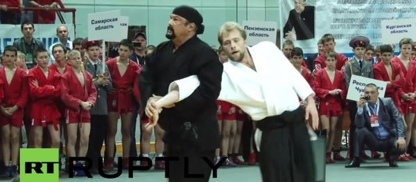 Steven Seagal shows his aikido skills at Saratov Sambo tournament Steven Seagal shows his aikido skills at Saratov Sambo tournament - Sputnik International