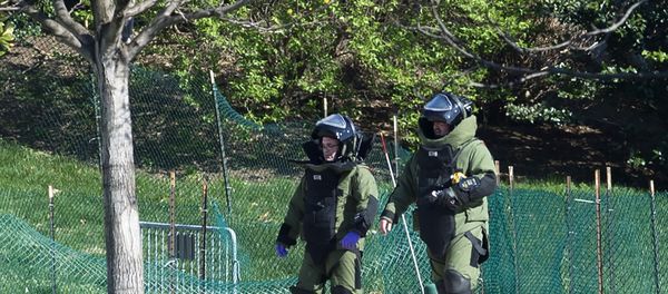 Members of the bomb squad responds to reports of a shooting at the US Capitol in Washington, DC, April 11, 2015 Members of the bomb squad responds to reports of a shooting at the US Capitol in Washington, DC, April 11, 2015 - Sputnik International