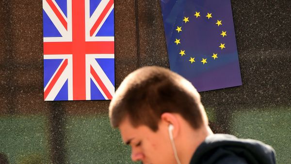 An European flag and a British flag stand next to each others outside the European Commission building, in Brussels, on May 8 2015 An European flag and a British flag stand next to each others outside the European Commission building, in Brussels, on May 8 2015 - Sputnik International