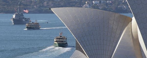 USS McCampbell (DDG 85) sails past the Opera House in Sydney prior to the Talisman Sabre of 2011. USS McCampbell (DDG 85) sails past the Opera House in Sydney prior to the Talisman Sabre of 2011. - Sputnik International