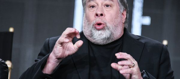 Apple co-founder Steve Wozniak has openly expressed his admiration for NSA leaker Edward Snowden, marvelling that he gave up his own life . . . to help the rest of us. Apple co-founder Steve Wozniak has openly expressed his admiration for NSA leaker Edward Snowden, marvelling that he gave up his own life . . . to help the rest of us. - Sputnik International
