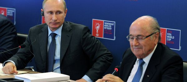 Vladimir Putin inspects progress in Luzhniki Sports Arena reconstruction - Sputnik International