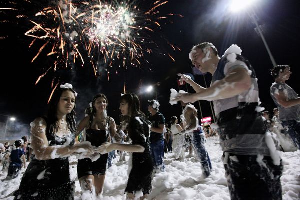 Participants of a foam party held on Vladivostok's City Day. - Sputnik International