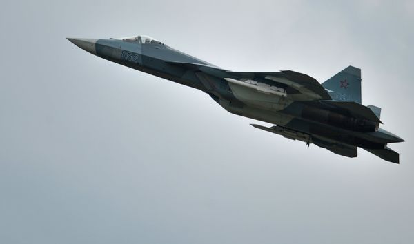 A T-50 airplane during demo flights at the Russian stage of the Aviadarts-2015 Flight Skills Competition in Voronezh A T-50 airplane during demo flights at the Russian stage of the Aviadarts-2015 Flight Skills Competition in Voronezh - Sputnik International