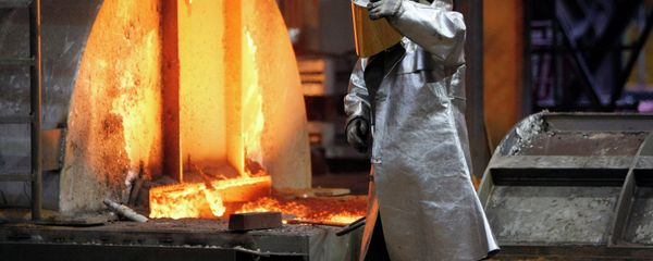 A worker walks in the new furnace at the ThyssenKrupp steel factory in Duisburg, Germany - Sputnik International