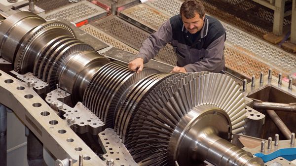 A worker at MAN Turbo AG factory - Sputnik International