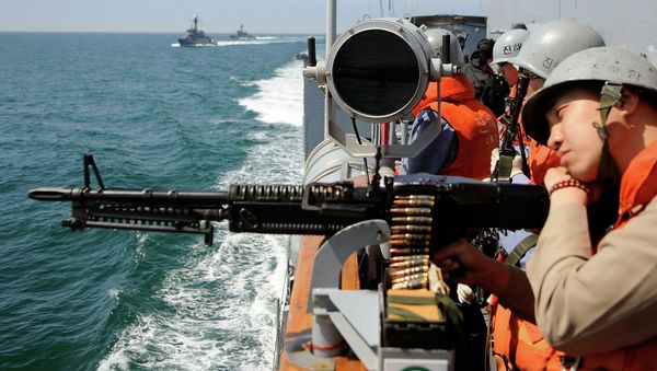 South Korean navy from Second Fleet Command soldiers participate in a drill targeting North Korean infiltration in seas off Taean on May 27, 2010. South Korean navy from Second Fleet Command soldiers participate in a drill targeting North Korean infiltration in seas off Taean on May 27, 2010. - Sputnik International