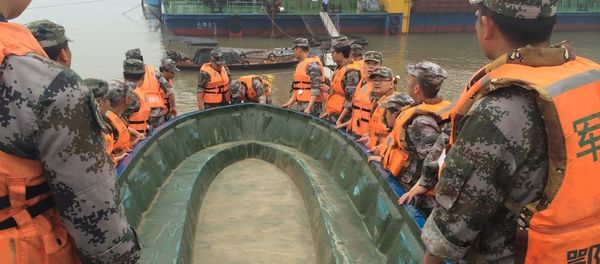 Some passengers still alive inside ship that sank on Yangtze River - Sputnik International
