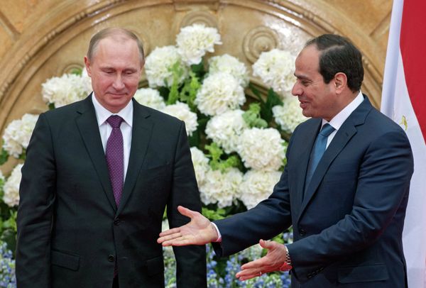 February 10, 2015. President Vladimir Putin (left) and his Egyptian counterpart Abdel Fattah al-Sisi make a joint statement for the press on the results of Russian-Egyptian talks in Cairo February 10, 2015. President Vladimir Putin (left) and his Egyptian counterpart Abdel Fattah al-Sisi make a joint statement for the press on the results of Russian-Egyptian talks in Cairo - Sputnik International