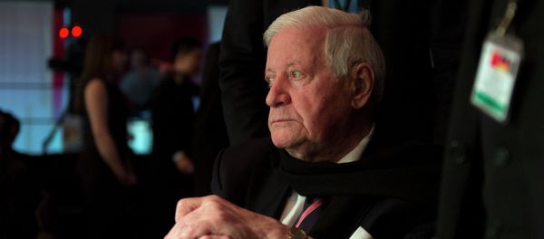 Former German chancellor Helmut Schmidt attends a speech by the Chinese President at the Koerber Foundation in Berlin Former German chancellor Helmut Schmidt attends a speech by the Chinese President at the Koerber Foundation in Berlin - Sputnik International