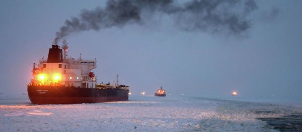 Vaigach nuclear icebreaker leading ships through Gulf of Finland - Sputnik International