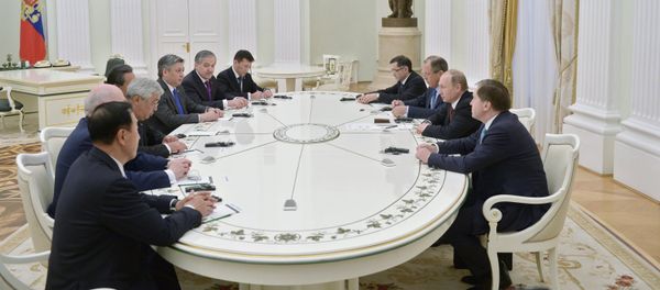 Russian President Vladimir Putin meets with attendees at SCO Council of Ministers of Foreign Affairs Meeting Russian President Vladimir Putin meets with attendees at SCO Council of Ministers of Foreign Affairs Meeting - Sputnik International