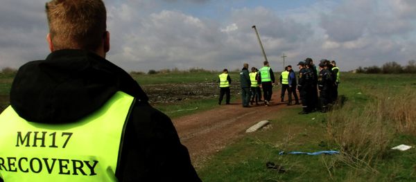 Dutch and Malaysian experts visit site of Malaysia Airlines flight MH17 plane crash Dutch and Malaysian experts visit site of Malaysia Airlines flight MH17 plane crash - Sputnik International