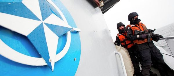 Two Norwegian sailors onboard the Norwegian support vessel Valkyrien Two Norwegian sailors onboard the Norwegian support vessel Valkyrien - Sputnik International