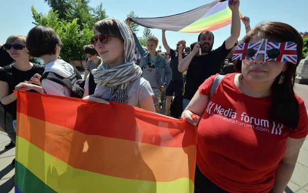 Gay activists hold the first Gay Pride march in Kiev Gay activists hold the first Gay Pride march in Kiev - Sputnik International
