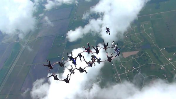 2015 BIG WAYZE at Skydive Spaceland - Sputnik International