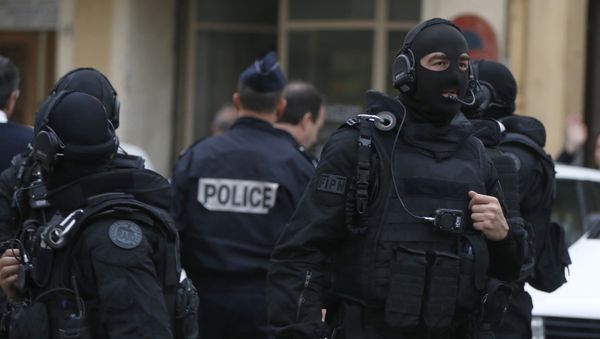 French RAID (Research, Assistance, Intervention, Deterrence) police gather near the site in Nice, south-eastern France, on April 27, 2015 - Sputnik International