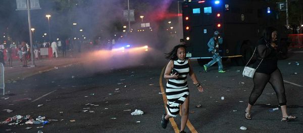 Video shows riots breaking out at MetLife stadium. Additional police en-route. Video shows riots breaking out at MetLife stadium. Additional police en-route. - Sputnik International