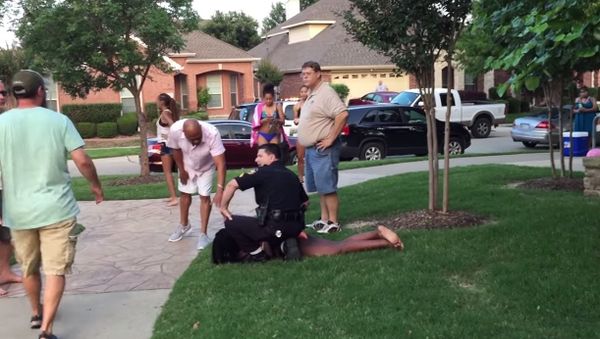 Police Officer Suspended After Pulling Gun on Unarmed Black Teens Police Officer Suspended After Pulling Gun on Unarmed Black Teens - Sputnik International