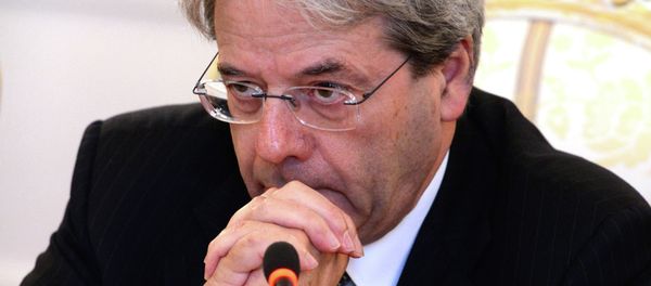 Italian Foreign Minister Paolo Gentiloni speaks during a meeting with his Russian counterpart Sergei Lavrov (Unseen) in Moscow on June 1, 2015 - Sputnik International