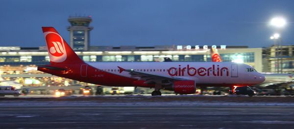 Airbus A-320 of the German Air Berlin airline at Domodedovo Airport - Sputnik International