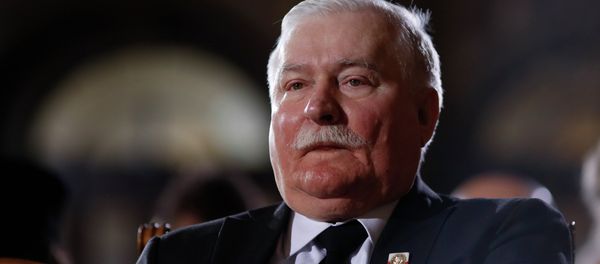Former Polish President Lech Walesa attends the state funeral of the former German President Richard von Weizsaecker at Berlin Cathedral, the protestant church of Berlin on February 11, 2015 - Sputnik International