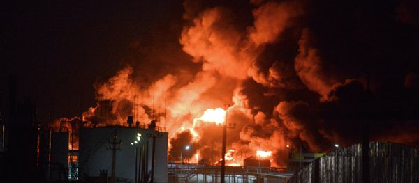 Fire on oil depot near Kiev Fire on oil depot near Kiev - Sputnik International