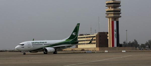 An Iraqi Airways plane arrives at Baghdad airport, Iraq, Tuesday, Jan. 27, 2015 - Sputnik International