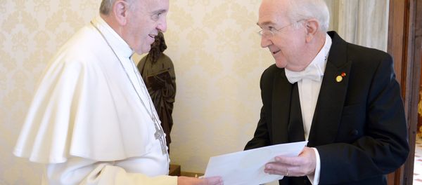 Pope Francis (L) meets with the newly appointed US Ambassador to the Holy See Kenneth F. Hackett in his private studio at the Vatican on October 21, 2013 Pope Francis (L) meets with the newly appointed US Ambassador to the Holy See Kenneth F. Hackett in his private studio at the Vatican on October 21, 2013 - Sputnik International