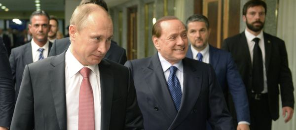 Russian President Vladimir Putin, left, and former Italian prime minister Silvio Berlusconi at their meeting in Rome, June 10, 2015 - Sputnik International