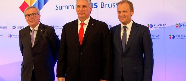 European Commission President Jean-Claude Juncker, left, and European Council President Donald Tusk, right, welcome Cuba's First Vice-President Miguel-Canel Bermudez. European Commission President Jean-Claude Juncker, left, and European Council President Donald Tusk, right, welcome Cuba's First Vice-President Miguel-Canel Bermudez. - Sputnik International