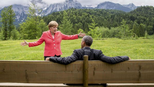 German Chancellor Angela Merkel speaks with U.S. President Barack Obama German Chancellor Angela Merkel speaks with U.S. President Barack Obama - Sputnik International