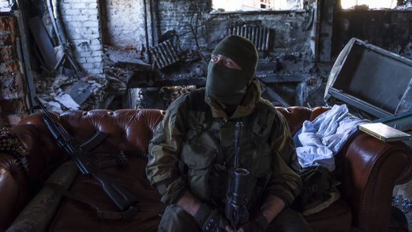 Donbass militiaman rests at his position inside the Donetsk airport, eastern Ukraine. June 9, 2015.  - Sputnik International