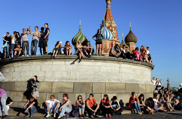 People sit at the Lobnoye Mesto, also known as the Place of Skulls, at Red Square enjoying a sunny day in downtown Moscow, Russia, Sunday, June 12, 2011 People sit at the Lobnoye Mesto, also known as the Place of Skulls, at Red Square enjoying a sunny day in downtown Moscow, Russia, Sunday, June 12, 2011 - Sputnik International