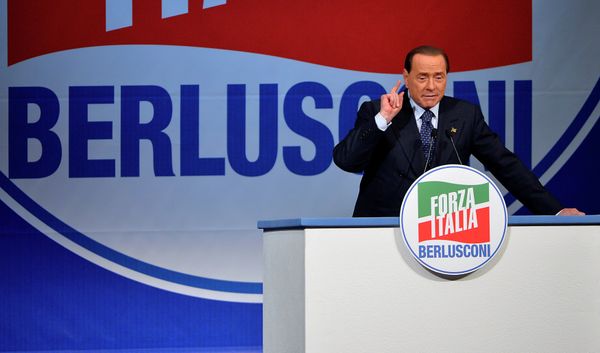 Former Italian Prime Minister and president of the Italian center-right Forza Italia (FI) party, Silvio Berlusconi gives a speech on May 22, 2014 in Rome Former Italian Prime Minister and president of the Italian center-right Forza Italia (FI) party, Silvio Berlusconi gives a speech on May 22, 2014 in Rome - Sputnik International