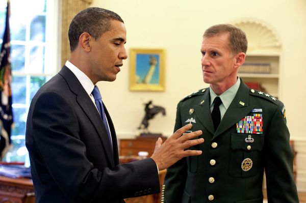 President Obama and McChrystal in the Oval Office in May 2009 President Obama and McChrystal in the Oval Office in May 2009 - Sputnik International