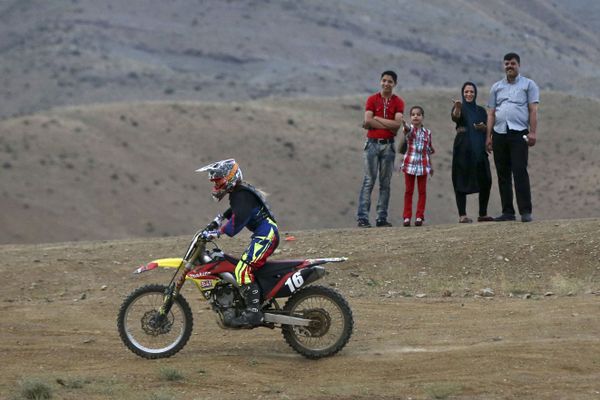 Born to Whizz: Female Iranian Biker Fulfills Her Dreams - Sputnik International
