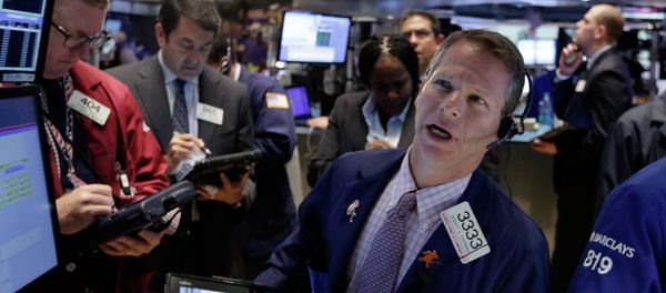 Robert Charmak, right, works with fellow traders on the floor of the New York Stock Exchange, Wednesday, June 10, 2015 Robert Charmak, right, works with fellow traders on the floor of the New York Stock Exchange, Wednesday, June 10, 2015 - Sputnik International