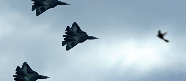 Russia's stealth fighters T-50 perform during the MAKS-2013, the International Aviation and Space Show, in Zhukovsky, outside Moscow, on August 27, 2013 Russia's stealth fighters T-50 perform during the MAKS-2013, the International Aviation and Space Show, in Zhukovsky, outside Moscow, on August 27, 2013 - Sputnik International