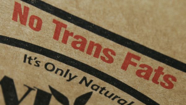 A label on a box of soybean cooking oil says it contains no trans fats - Sputnik International