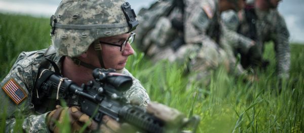US para-trooper of the Army's 4th 25 Infantry Brigade Combat Team (Airborne), part of the NATO-led peacekeeping mission in Kosovo US para-trooper of the Army's 4th 25 Infantry Brigade Combat Team (Airborne), part of the NATO-led peacekeeping mission in Kosovo - Sputnik International