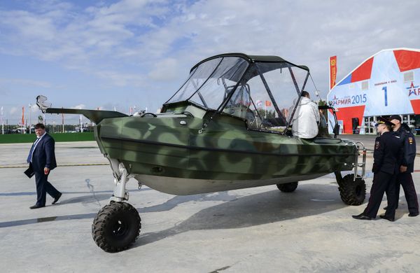 Russian Military Hardware on Display at Army 2015 Expo - Sputnik International