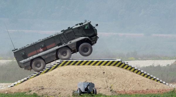 Russian Military Hardware on Display at Army 2015 Expo - Sputnik International